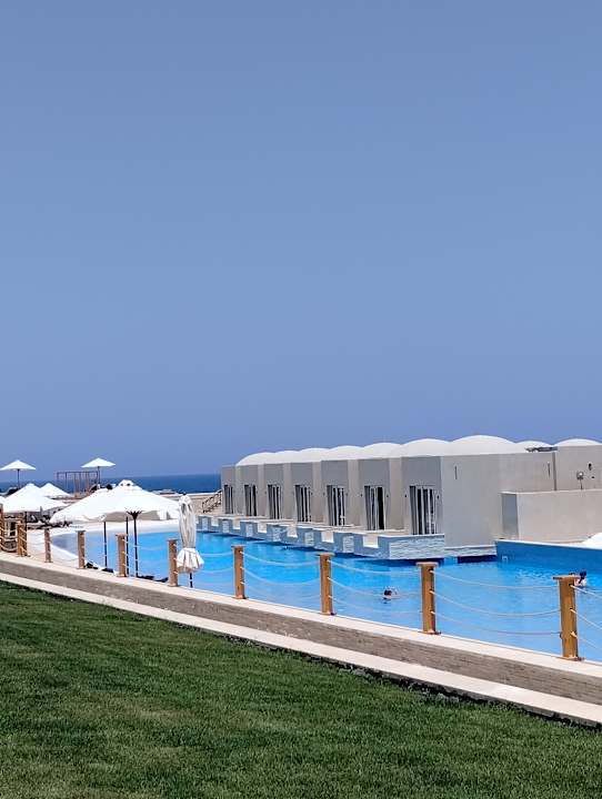 Pool Diamond Beach by Pearl Resort