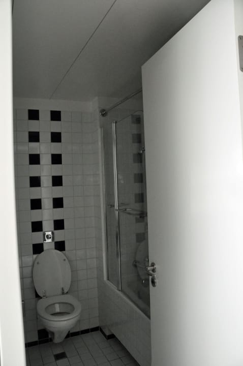 Toilette im BaD Dorint Hotel Esplanade Jena