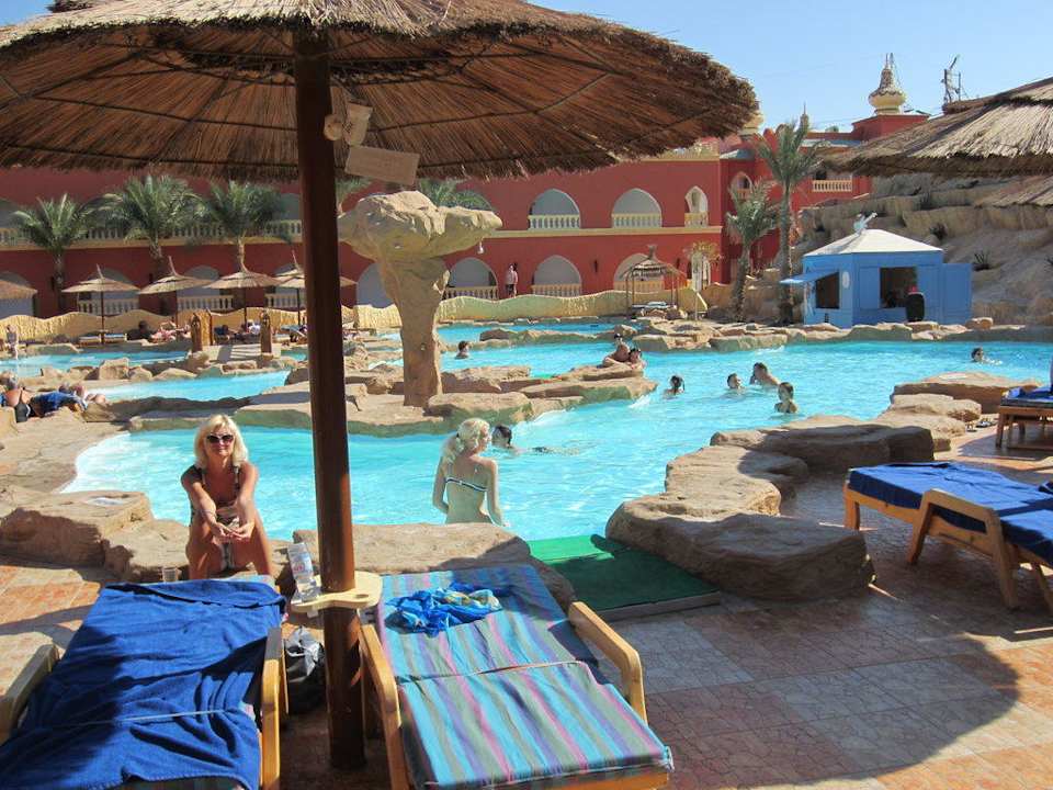 Einer der vielen Pools Pickalbatros Alf Leila Wa Leila Resort - Neverland Hurghada