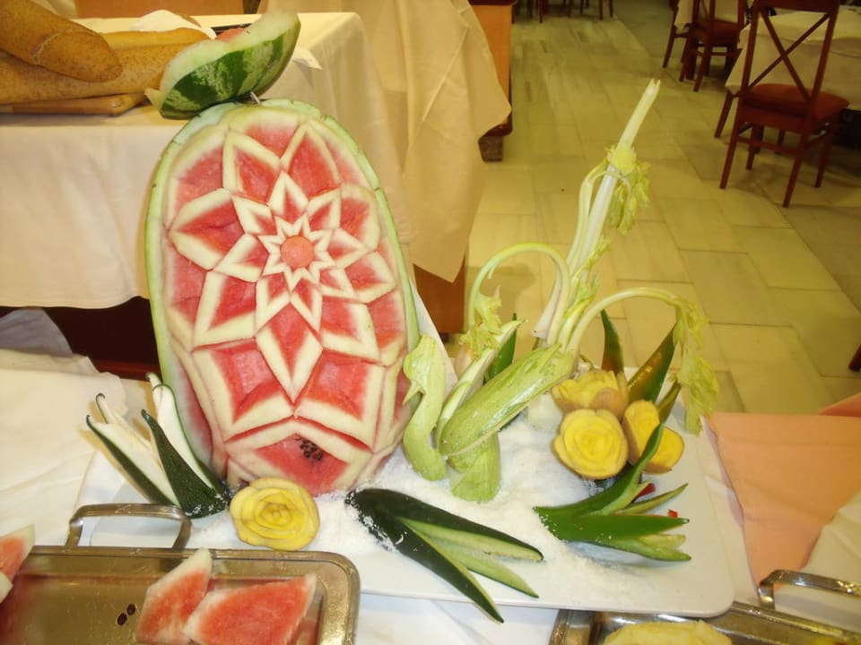 Schöne Deko beim Abendbuffet Protur Vista Badia Aparthotel