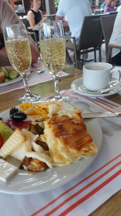 Gastro Saturn Palace Resort Hotel