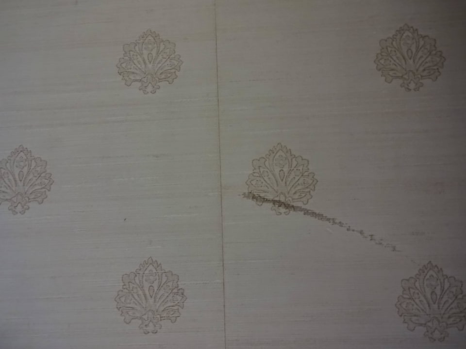 Verschmutzte Tapete, 4- Sterne Hotel PLAZA Premium Timmendorfer Strand