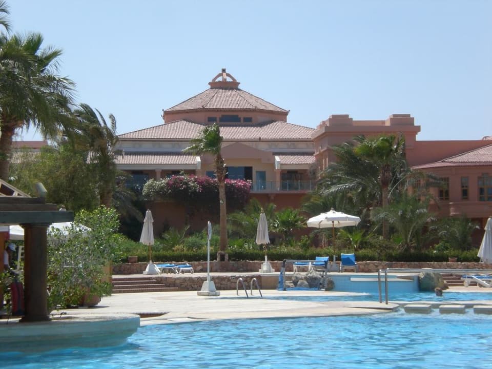 Laguna-Pool beim Haupthaus Mövenpick Resort & Spa El Gouna