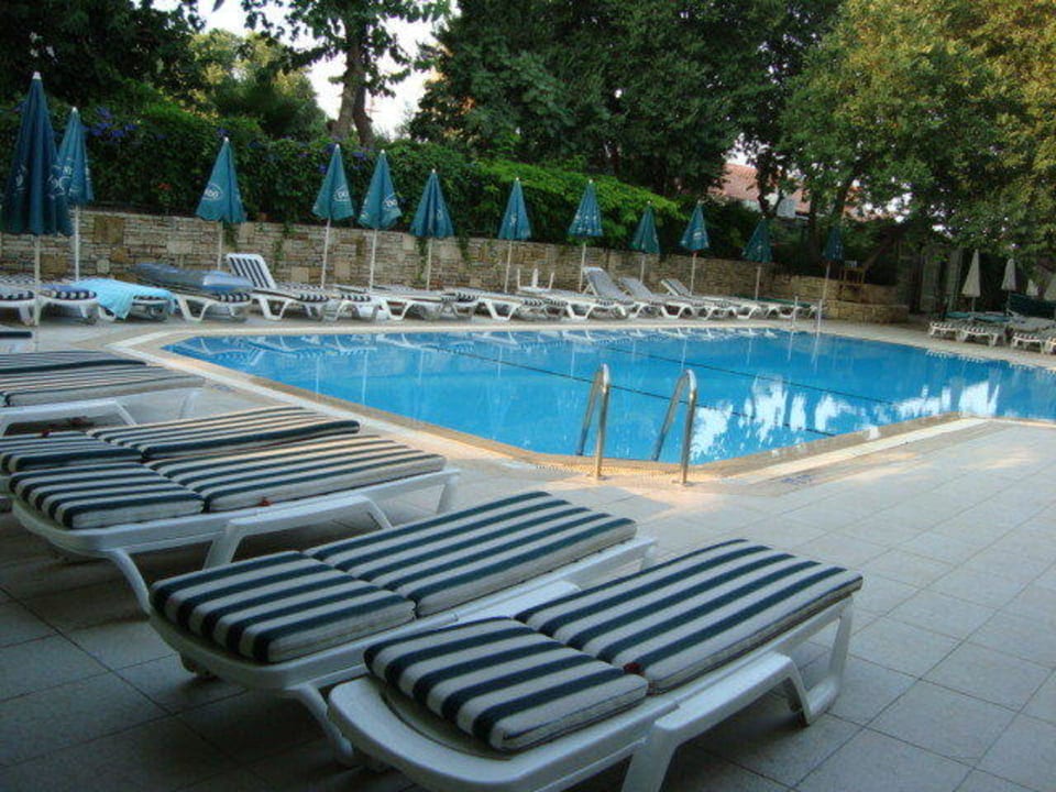Pool aussen um 7 Uhr am Morgen Trendy Side Beach Hotel - Adults only