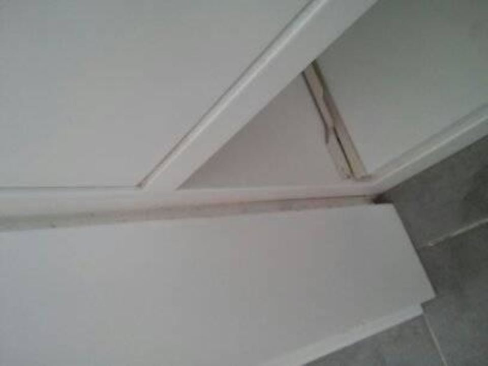 Staub im Kleiderschrank Ferienwohnung Carrer de les Aguiles