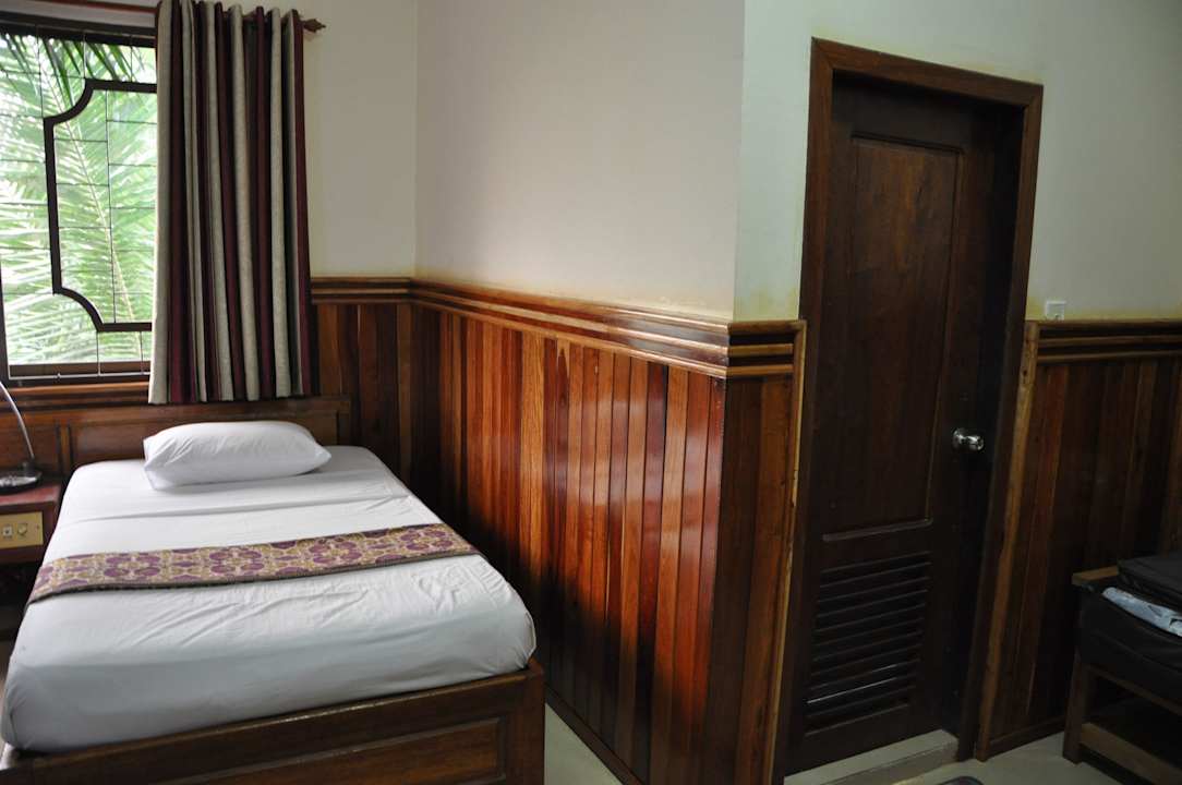Wejście do łazienki Hotel Kampong Thom Village