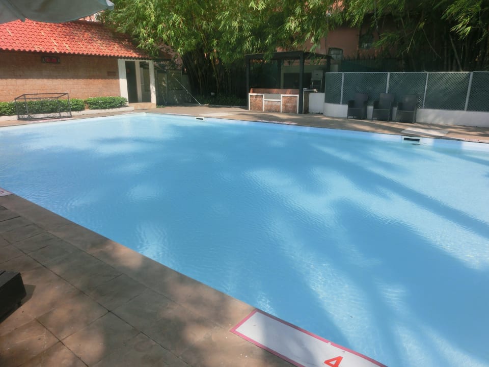 Pool The Gateway Hotel Marine Drive Ernakulam