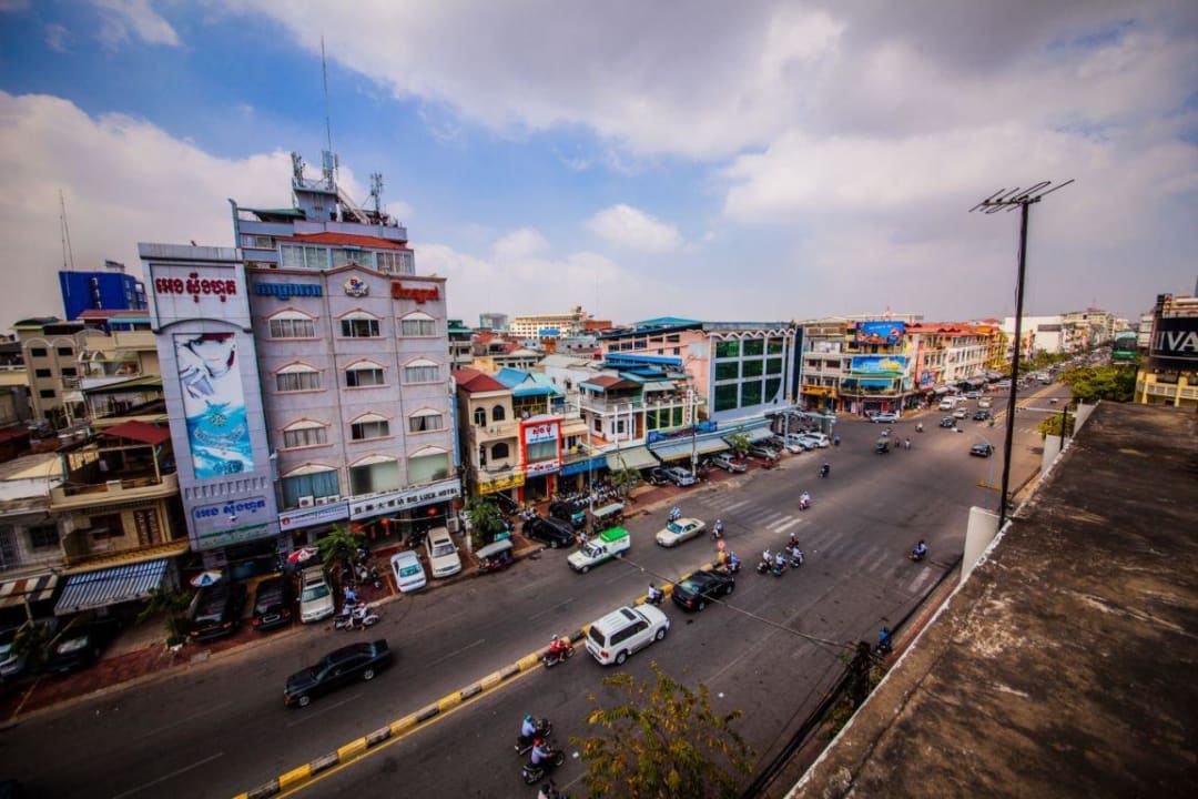 Standing tall on Monivong Blvd Big Luck Hotel