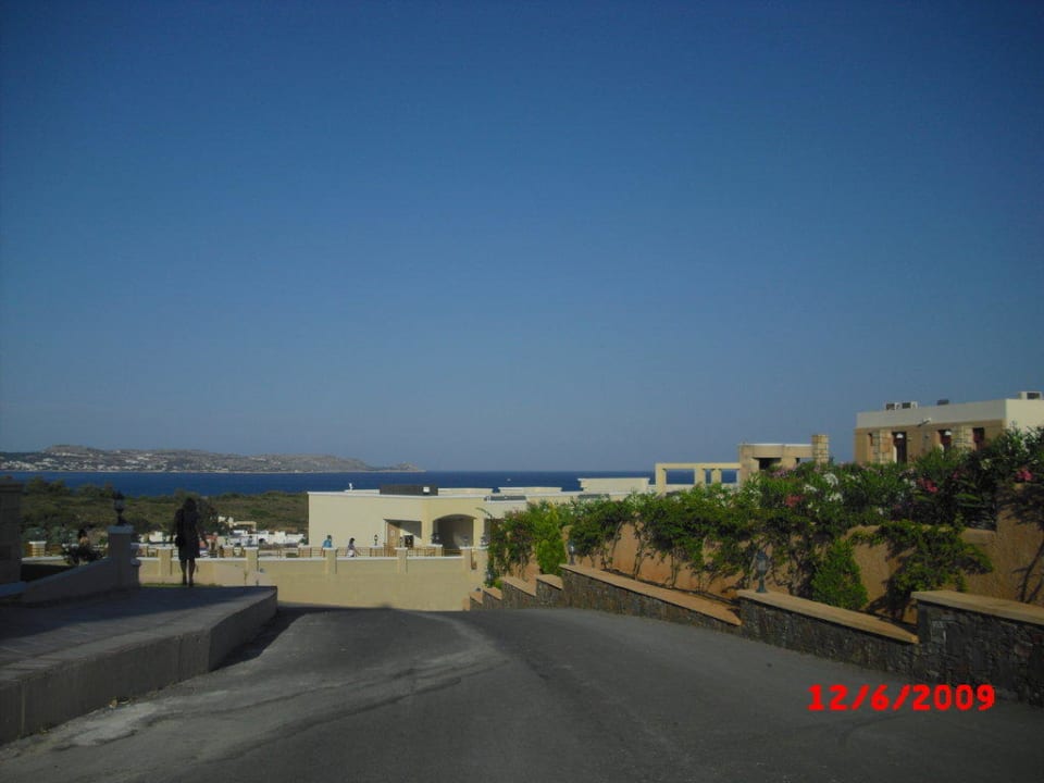 Weg zum Hauptgebäude und zum Strand Lindos Imperial Resort & Spa