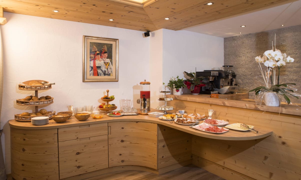 Buffet Garni Irma Bed & Breakfast