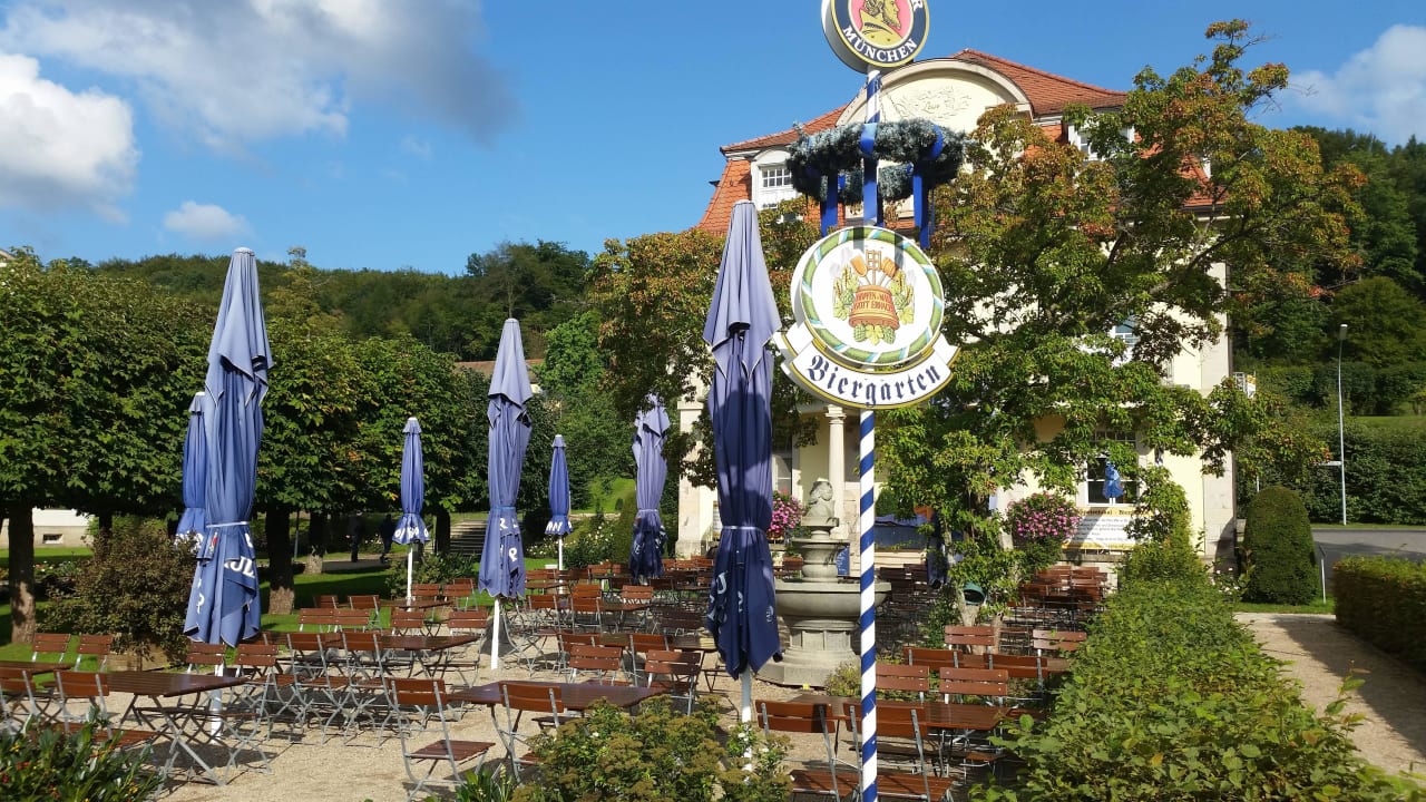 Biergarten neben dem Dorint Hotel Dorint Resort & Spa Bad Brückenau