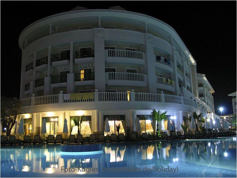 Hotel und Pool Alba Queen Hotel