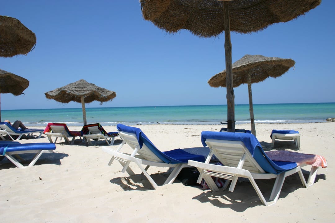 Mittags am Strand Sentido Djerba Beach