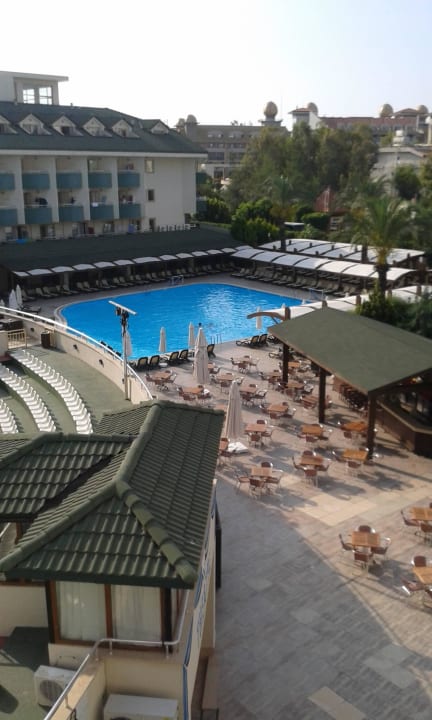 Hauptpool mit Poolbar Side Breeze Hotel