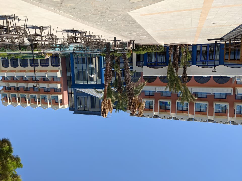 Außenansicht Kresten Palace Hotel