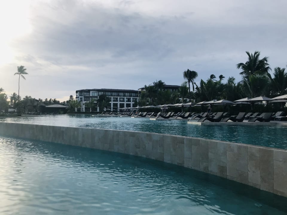 Pool Lopesan Costa Bávaro Resort, Spa & Casino