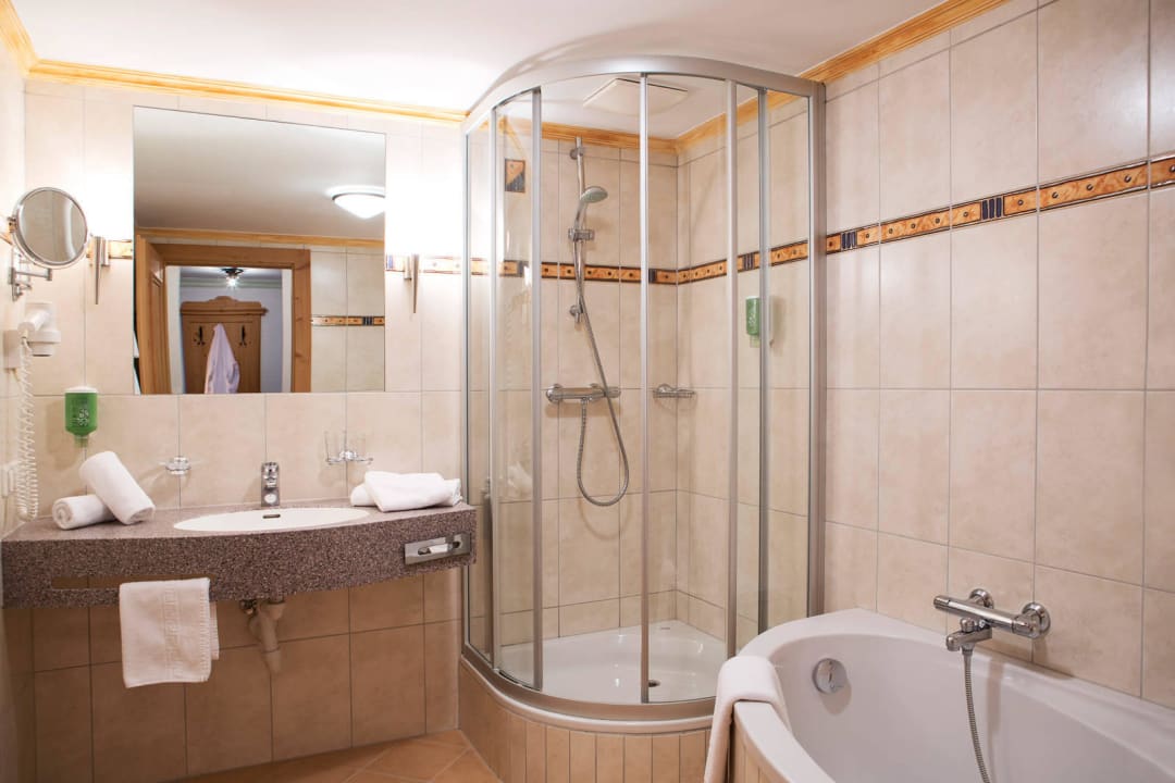 Turmsuite Badezimmer Hotel Auhof