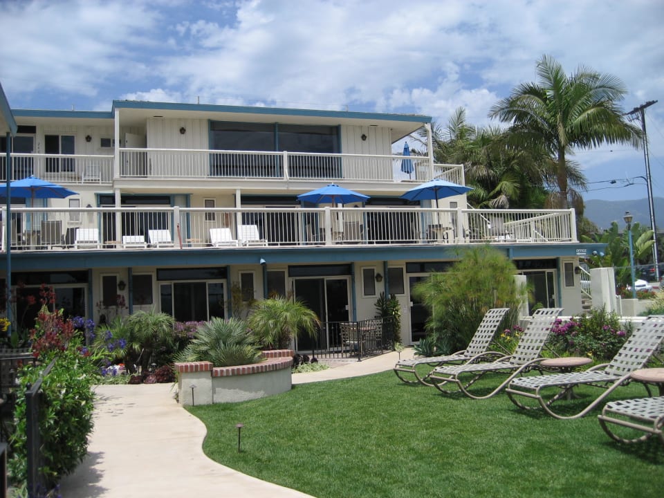 Blick von der Straße zu den Zimmern Hotel Cabrillo Inn At The Beach