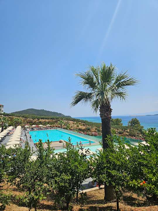 Außenansicht Akrathos Beach Hotel