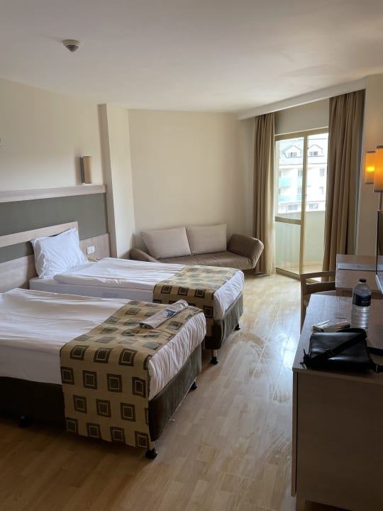 Zimmer Side Breeze Hotel