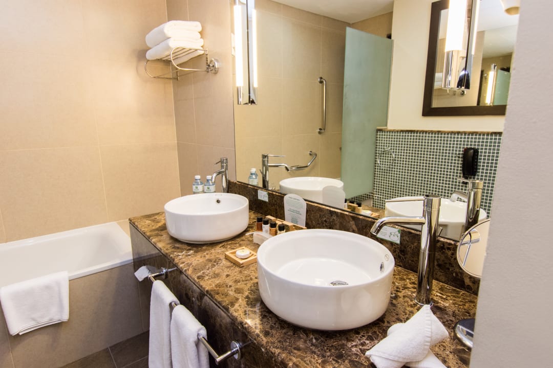 Zimmer Holiday Inn Abu Dhabi