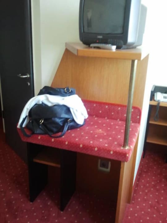 Fernseher ist klein, aber reicht Hotel Amadeus ROYAL Berlin