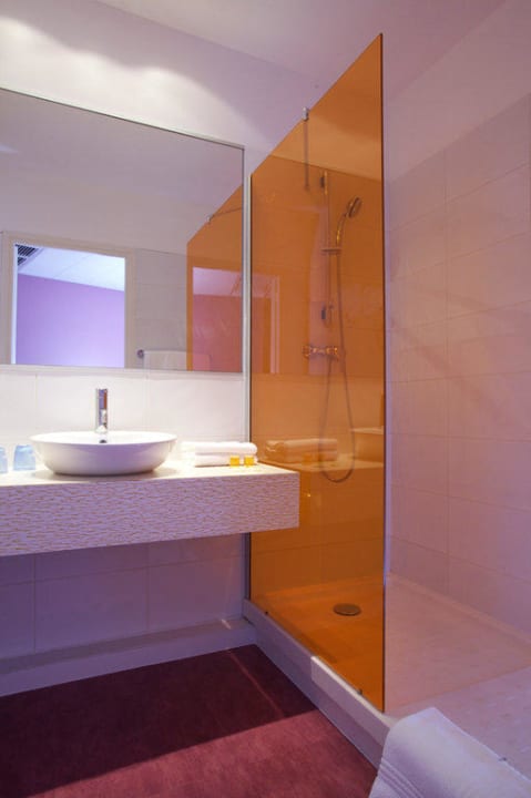 La salle de bains All Seasons Le Puy-en-Velay Hotel Ibis Styles Le Puy en Velay