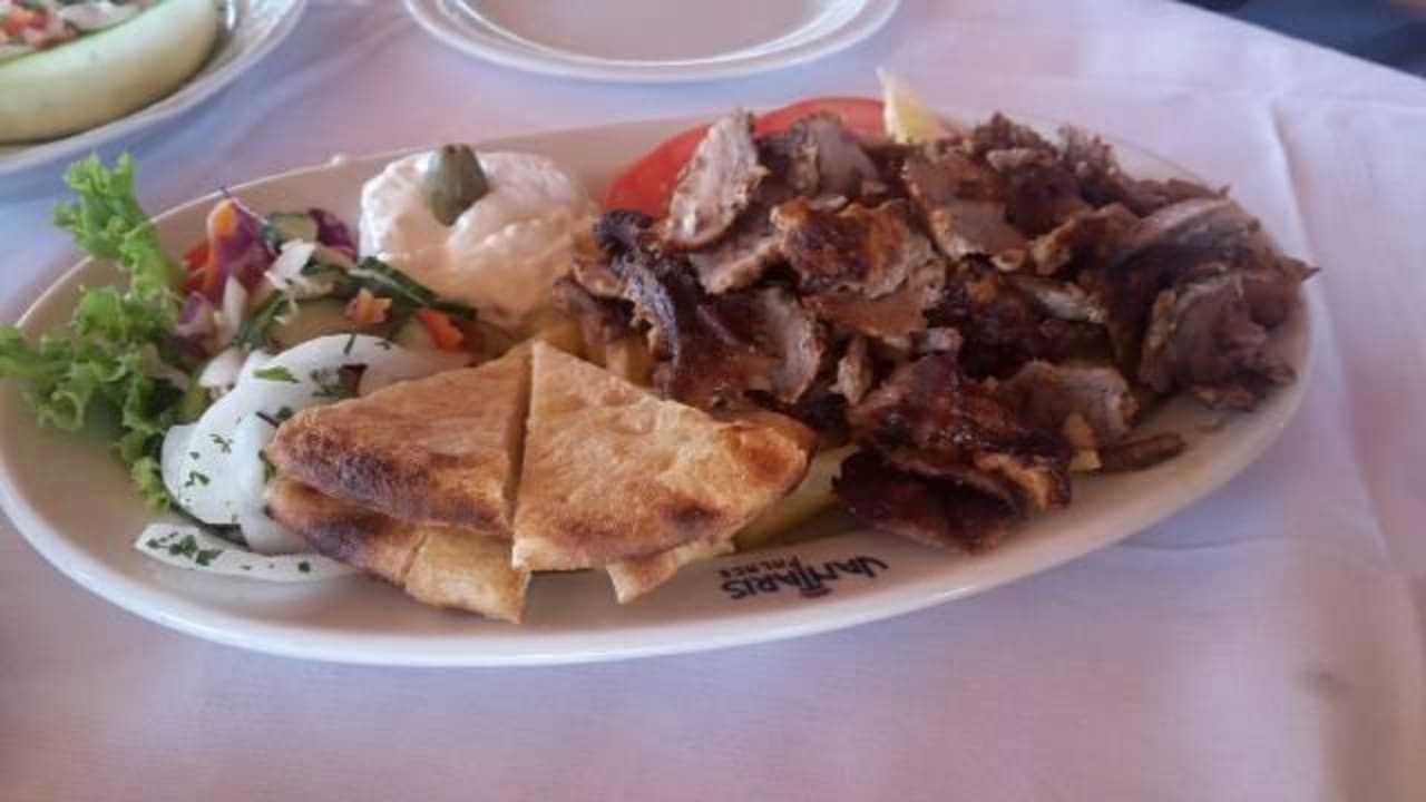 Gyros in Strandtaverne Vantaris Palace