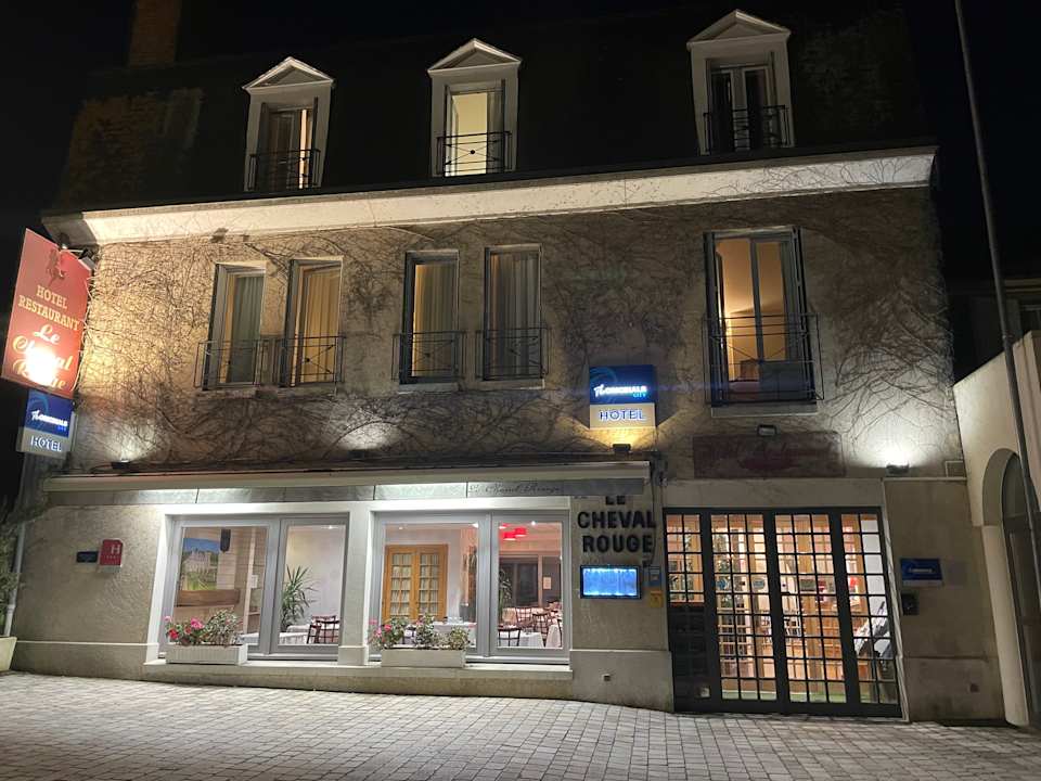 Außenansicht Le Cheval Rouge
