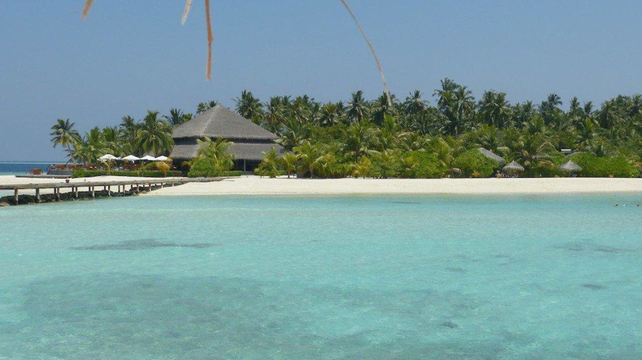 Sunsetbar am Pool Filitheyo Island Resort