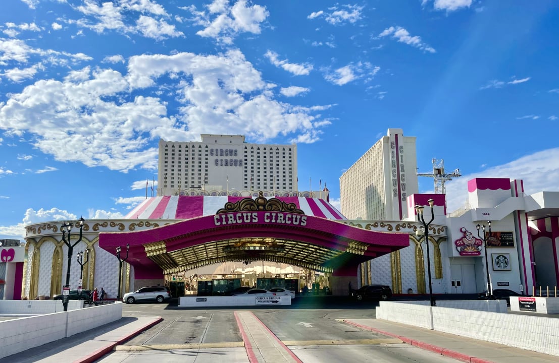 Außenansicht Hotel Circus Circus