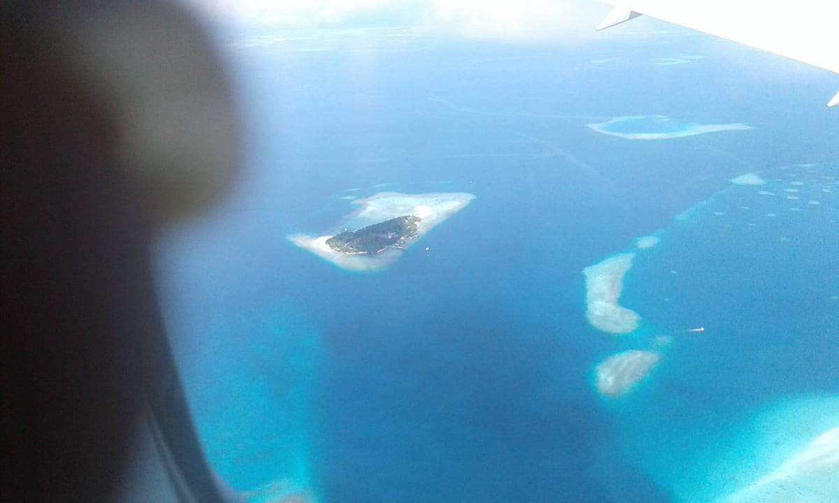 Flugzeuganblick von embuda Embudu Village