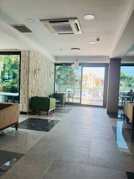Lobby Hotel Sirma