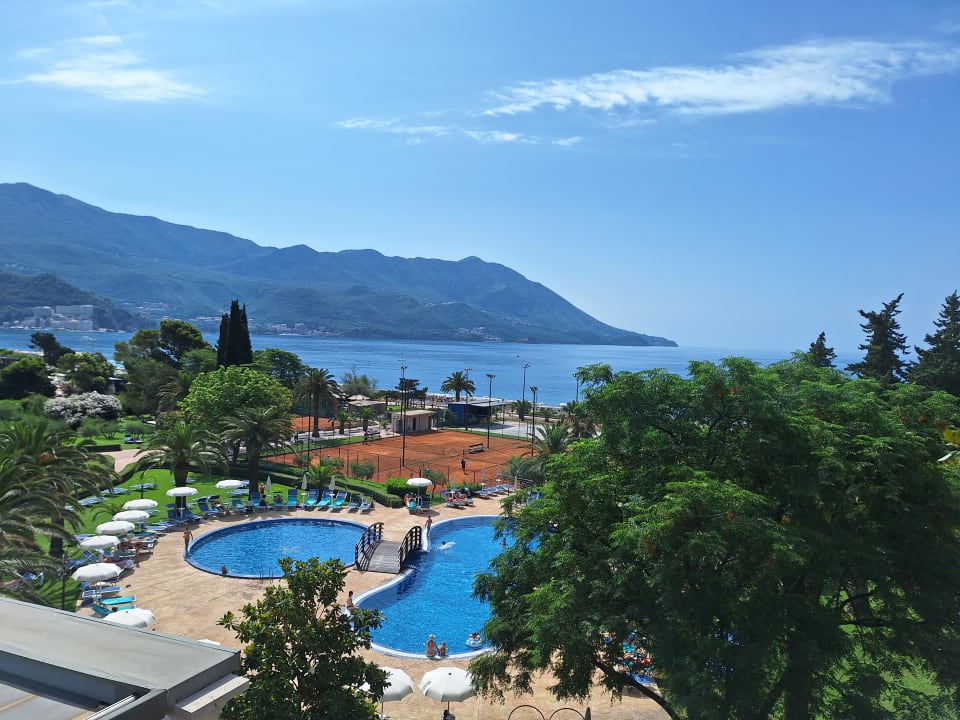 Pool Iberostar Waves Bellevue