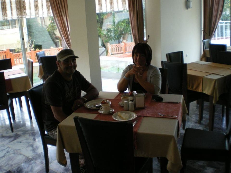 Letzter Tag .Frühstück in der Lobby Hotel Sirma