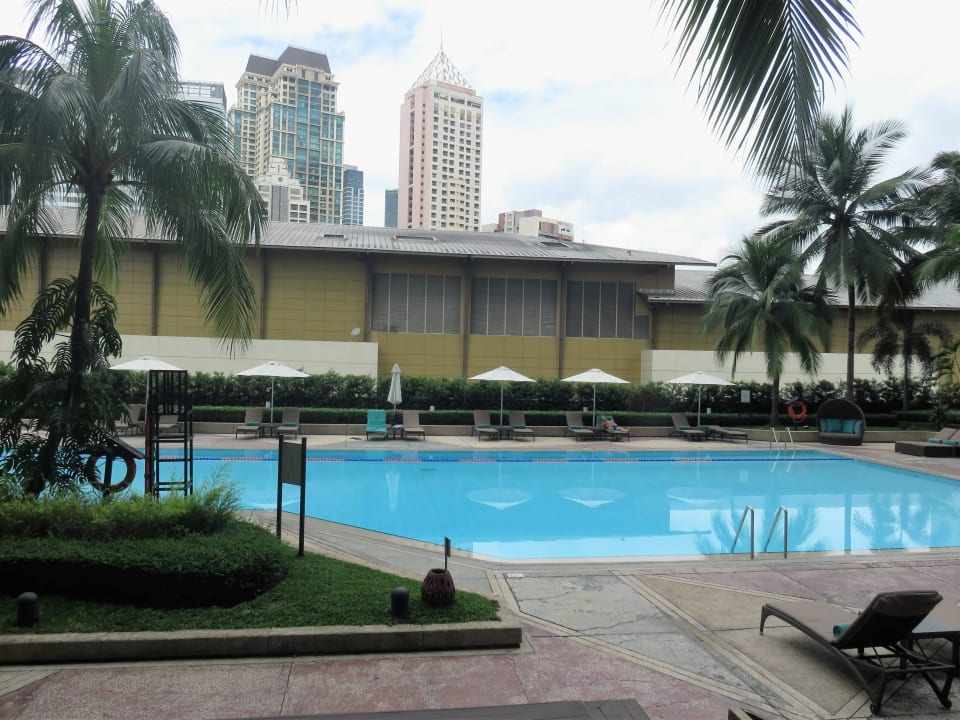 Aussenpool New World Makati Hotel