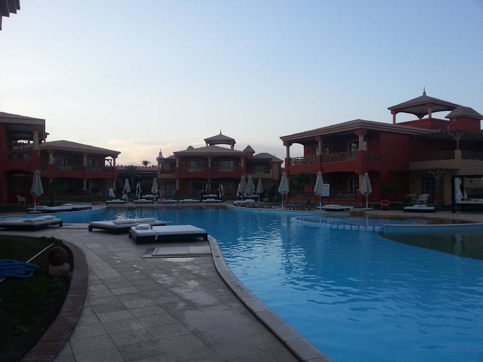 Bei den 400er Pickalbatros Alf Leila Wa Leila Resort - Neverland Hurghada