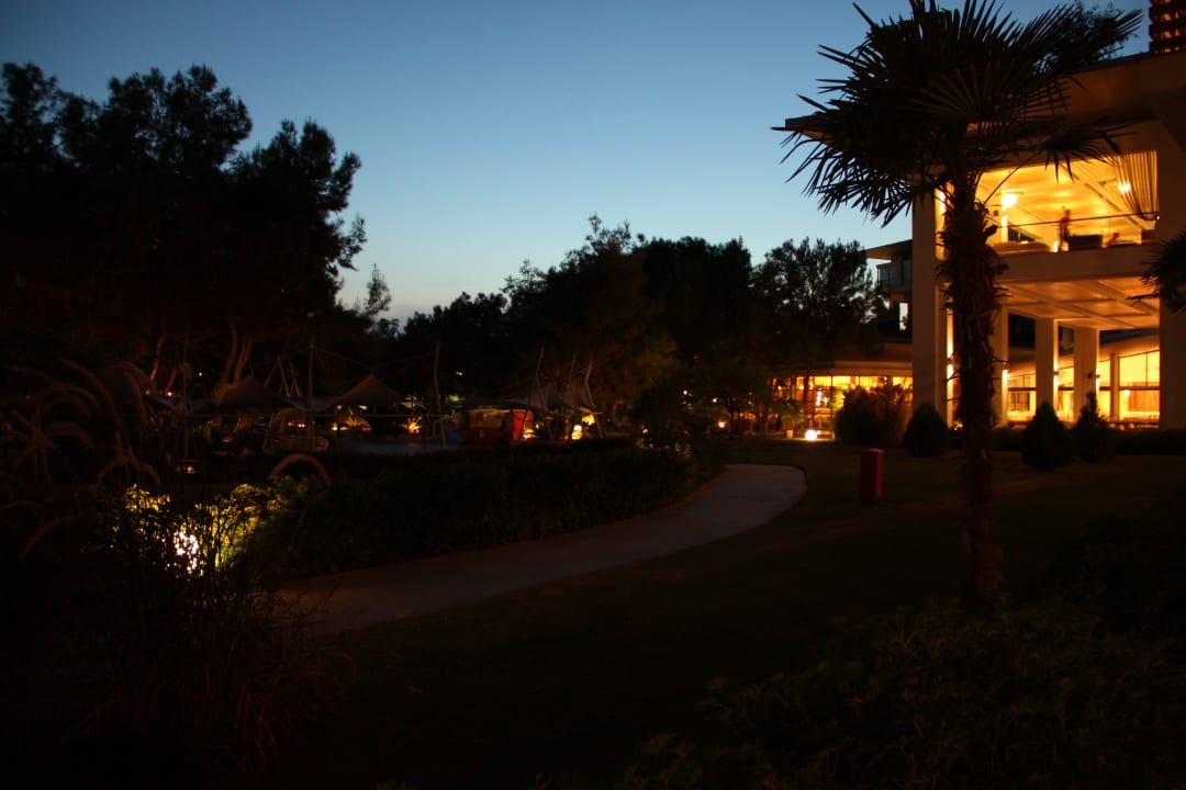 Abends auch alles sehr schön beleuchtet Lykia World Antalya