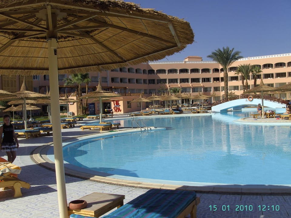 Poolbereich am Meer Beach Albatros Resort