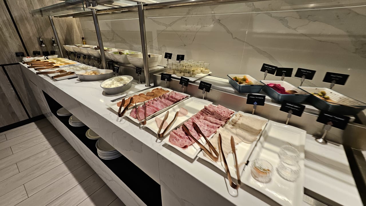 Gastro Rose Rayhaan by Rotana