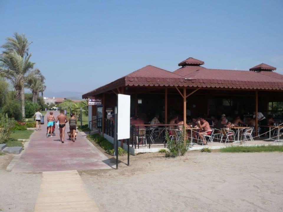Strandbar mit Blick zum Hotel TUI KIDS CLUB Felicia Village