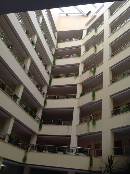 Innenhof  Luna Beach Hotel