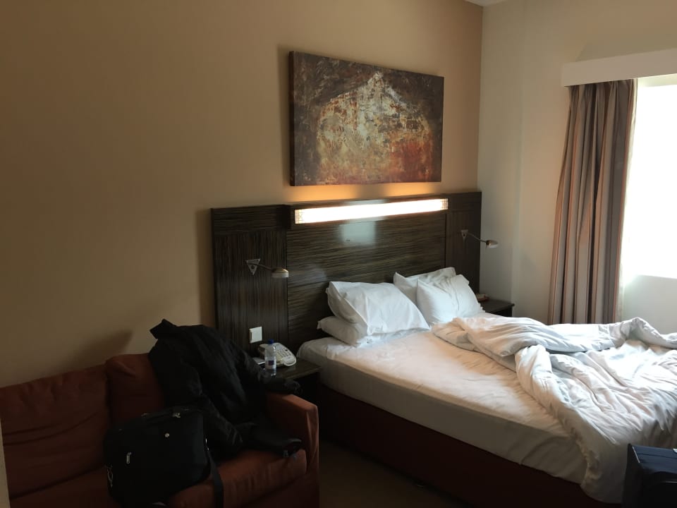 Zimmer Holiday Inn Express Dubai Safa Park