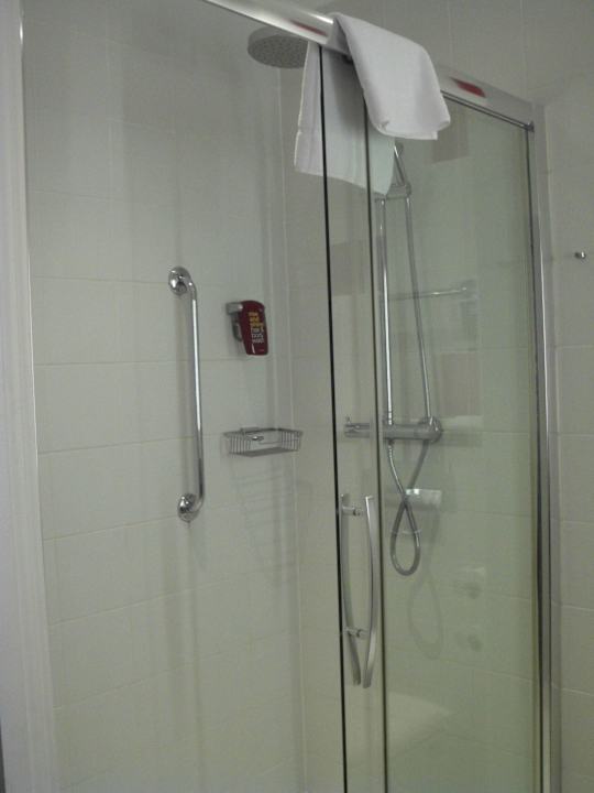 Badezimmer Park Inn by Radisson Belfast