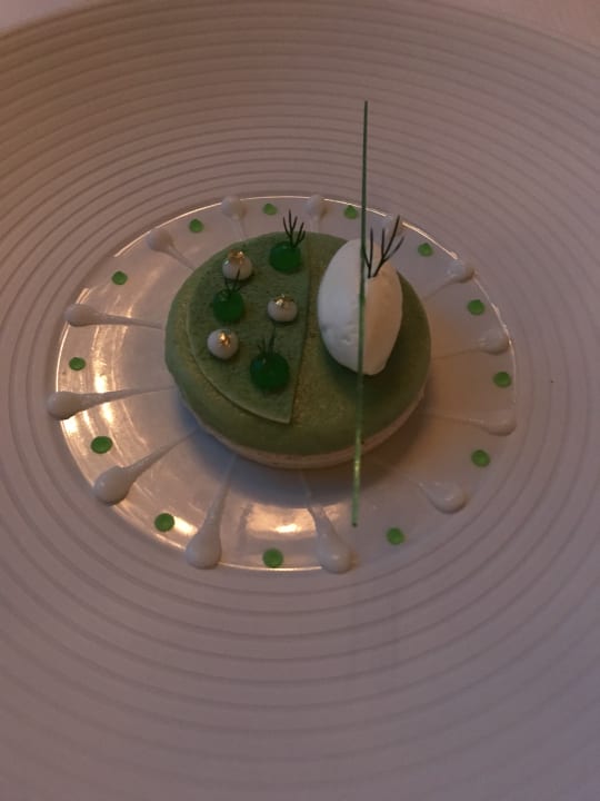 Frosted Apple Dessert im Ossiano  Atlantis, The Palm