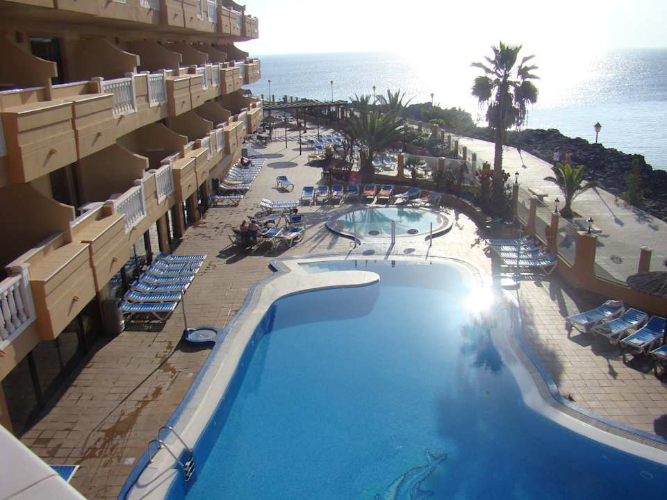 Basen głowny Elba Castillo San Jorge & Antigua Suite Hotel