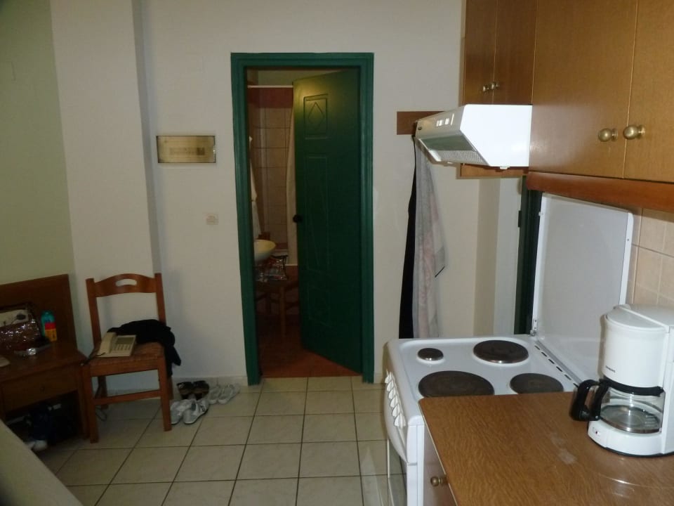 Weg zum Bad Dimitrios Village Beach Resort