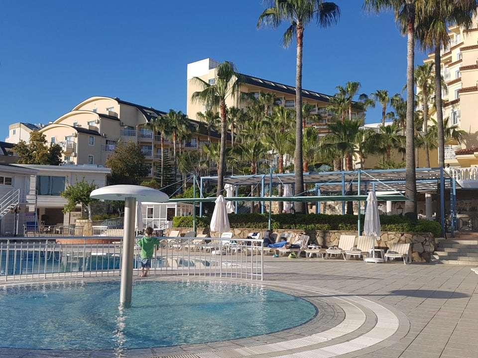 Außenansicht Iz Flower Side Beach Hotel
