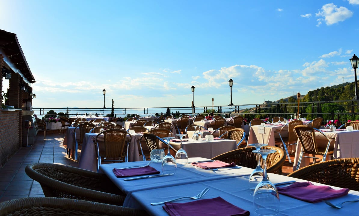 Terraza - barbacoa Hotel Porcel Alixares