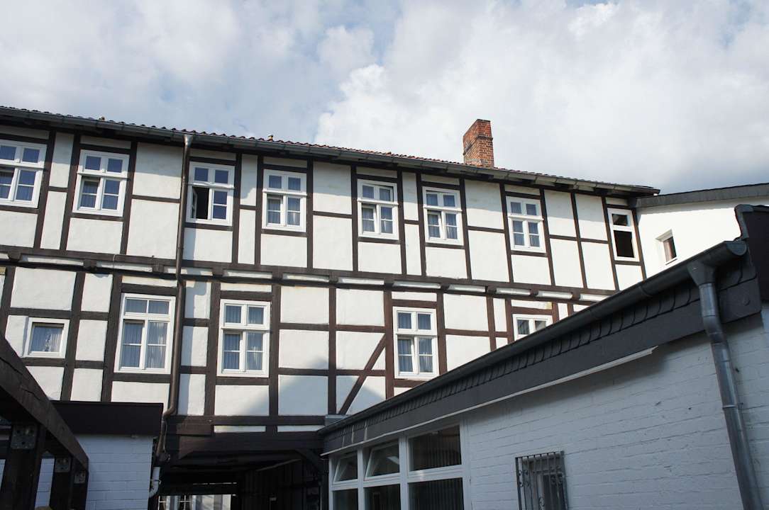 Die Tanne - Ansicht vom Hof/Parkplatz Hotel Die Tanne